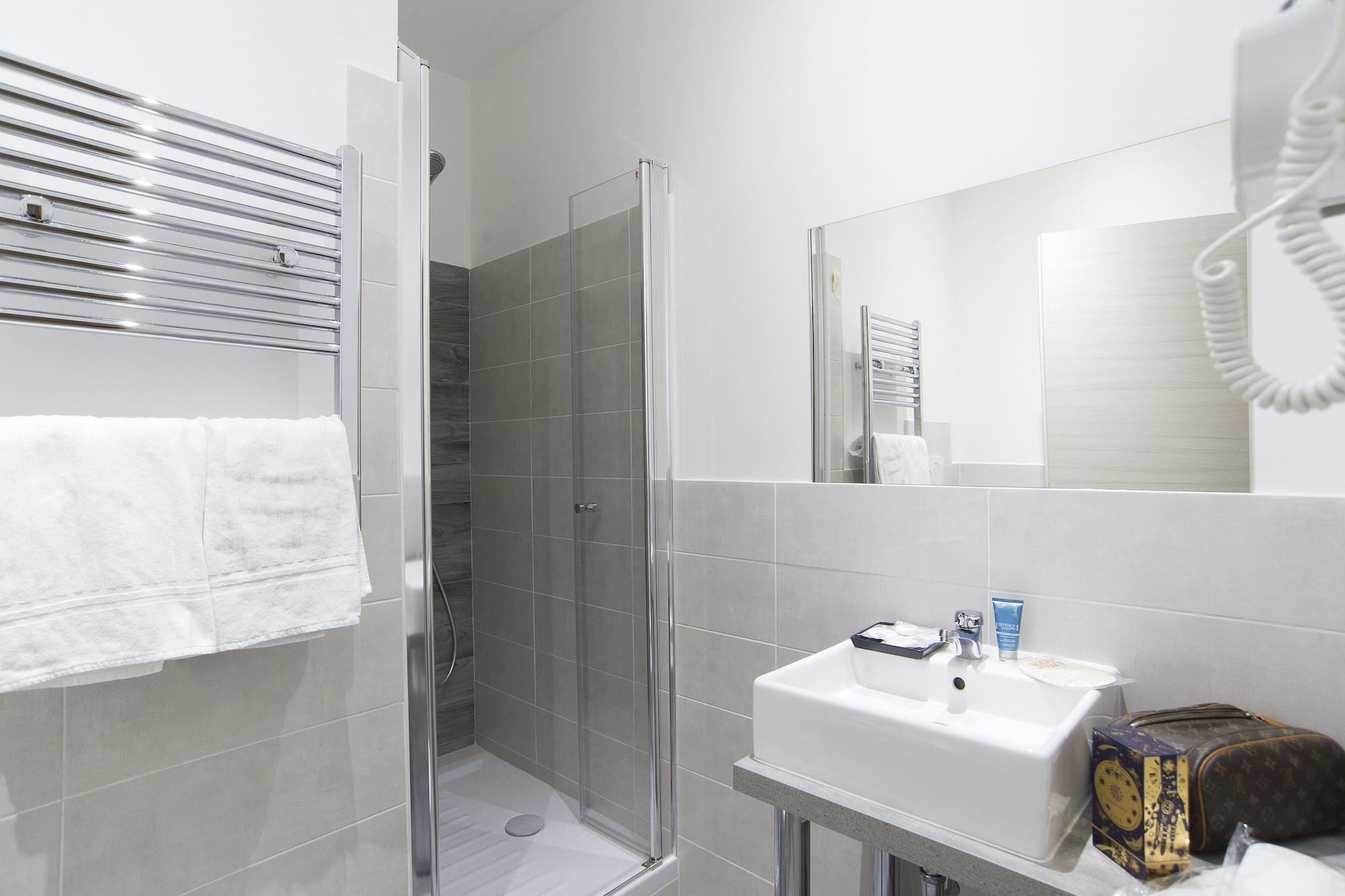 Отель Town House 57 Рим Экстерьер фото