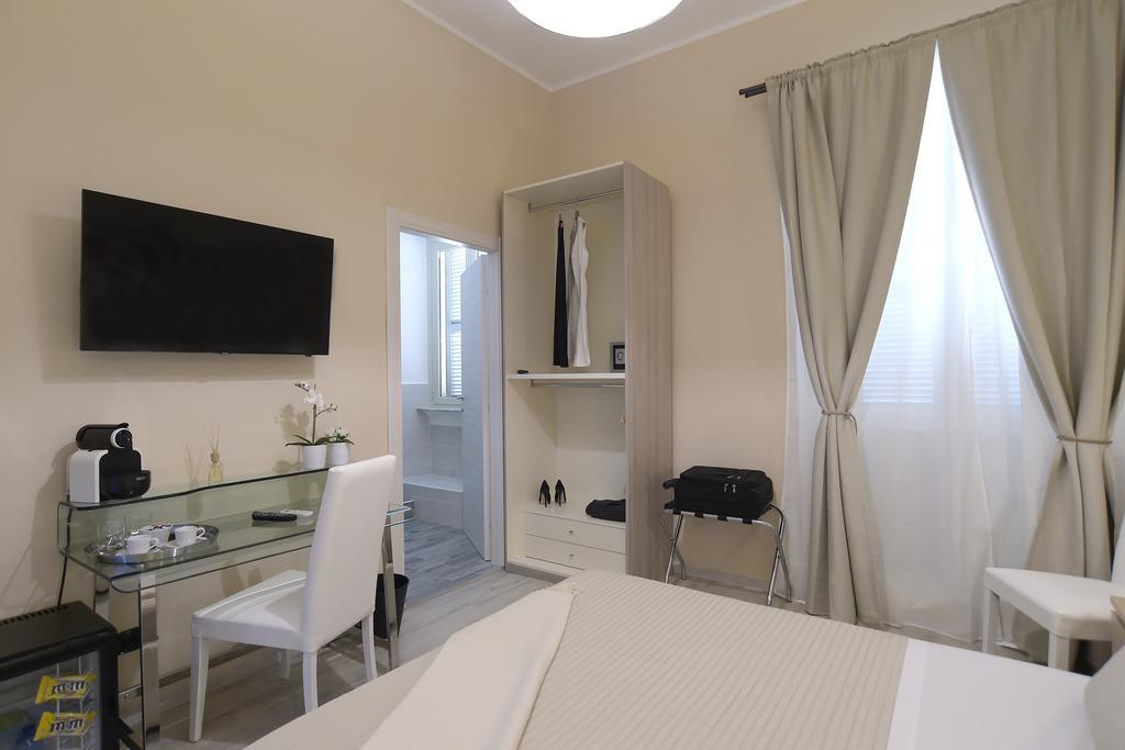 Отель Town House 57 Рим Экстерьер фото